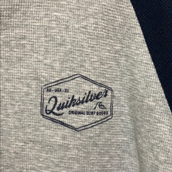 Quiksilver XL thermal shirt - like new - Picture 2 of 4